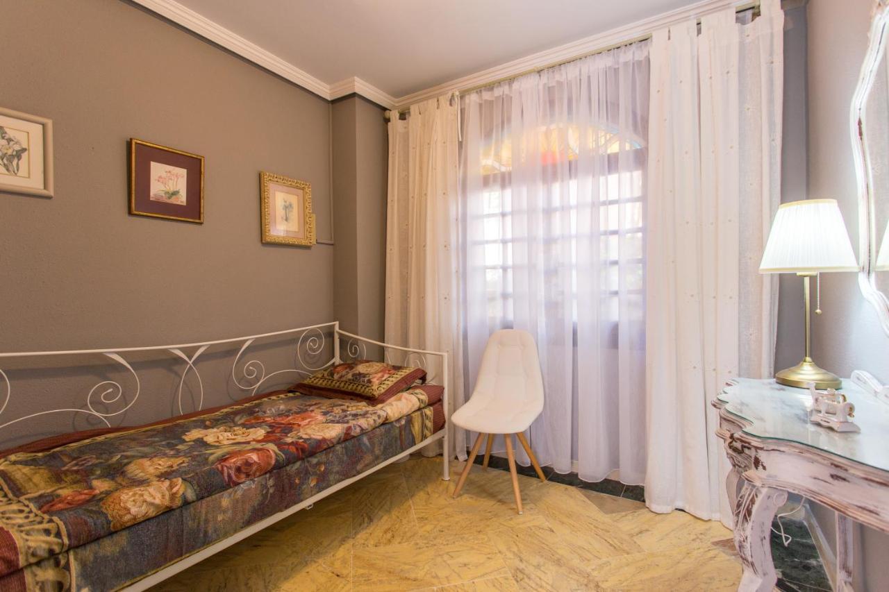 Apartamentos Gaudi Style Naquera Luaran gambar